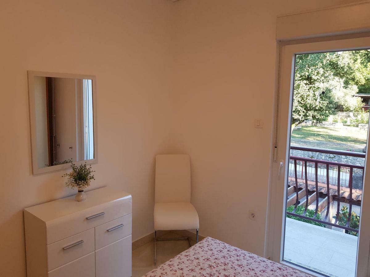 Apartman Vesna Malinska Ngoại thất bức ảnh